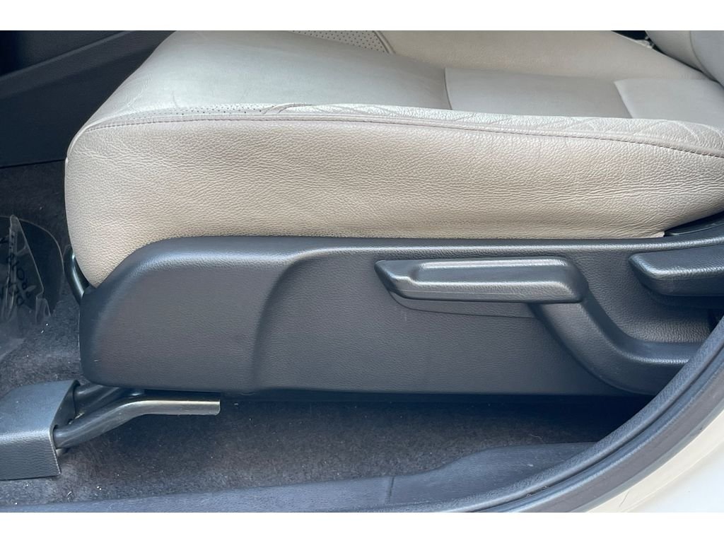 Used 2018 White Orchid Pearl Honda EX-L Navi image 14
