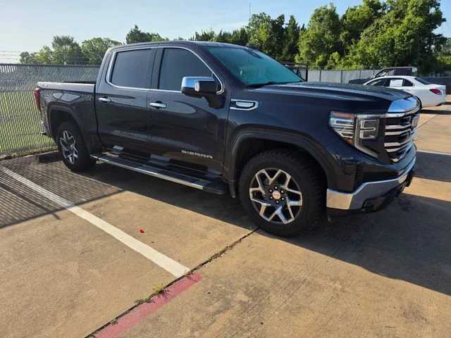 2023 GMC Sierra 4WD Crew Cab Short Box SLT's photo