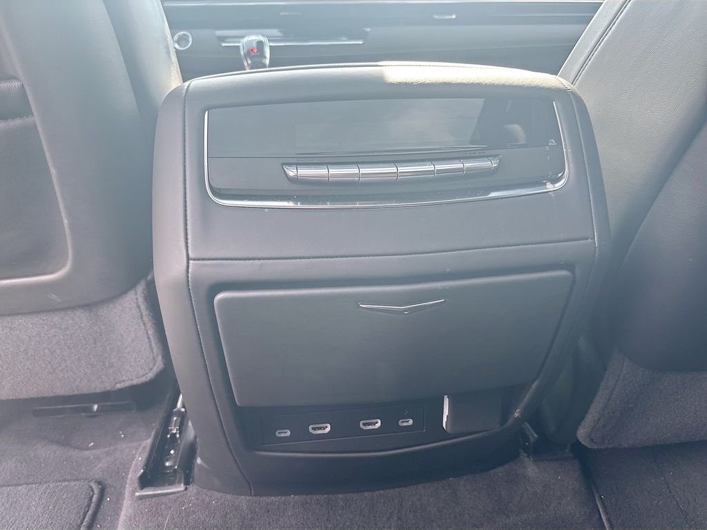 Used 2024 Silver Cadillac Sport Platinum image 18