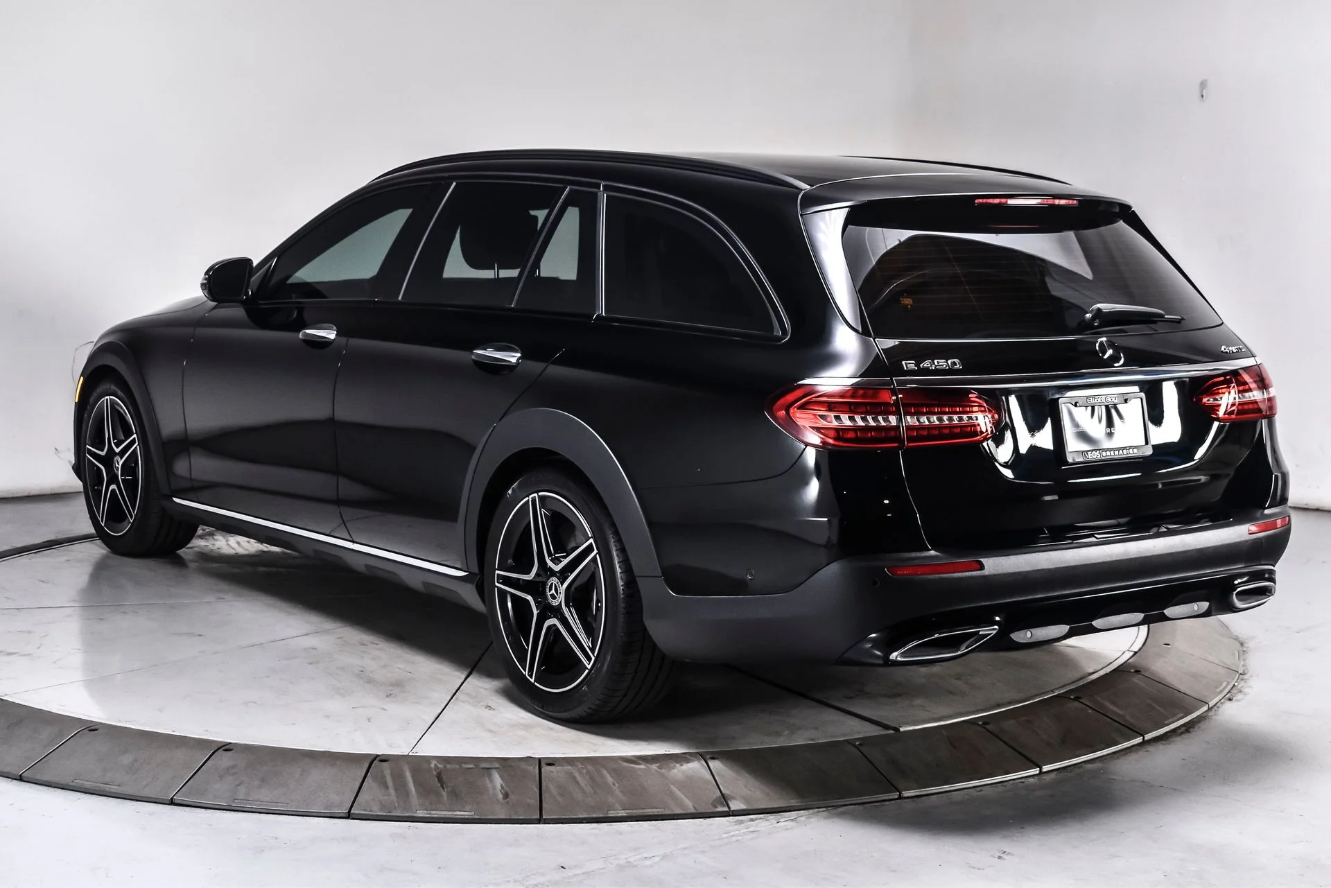 Used 2023 Black Mercedes-Benz E 450 image 4
