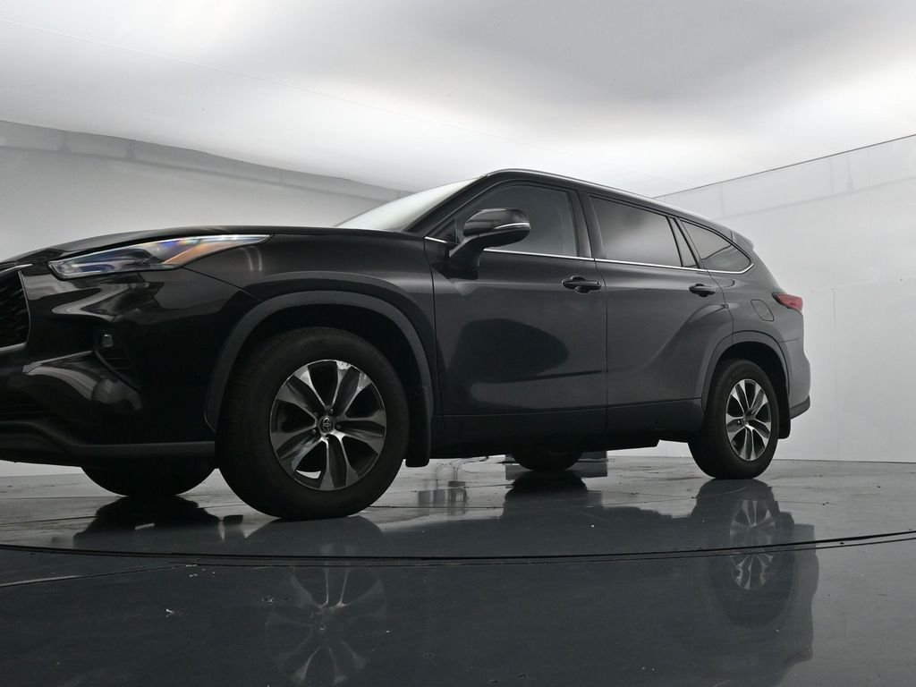 2021 Toyota Highlander XLE - Photo 20