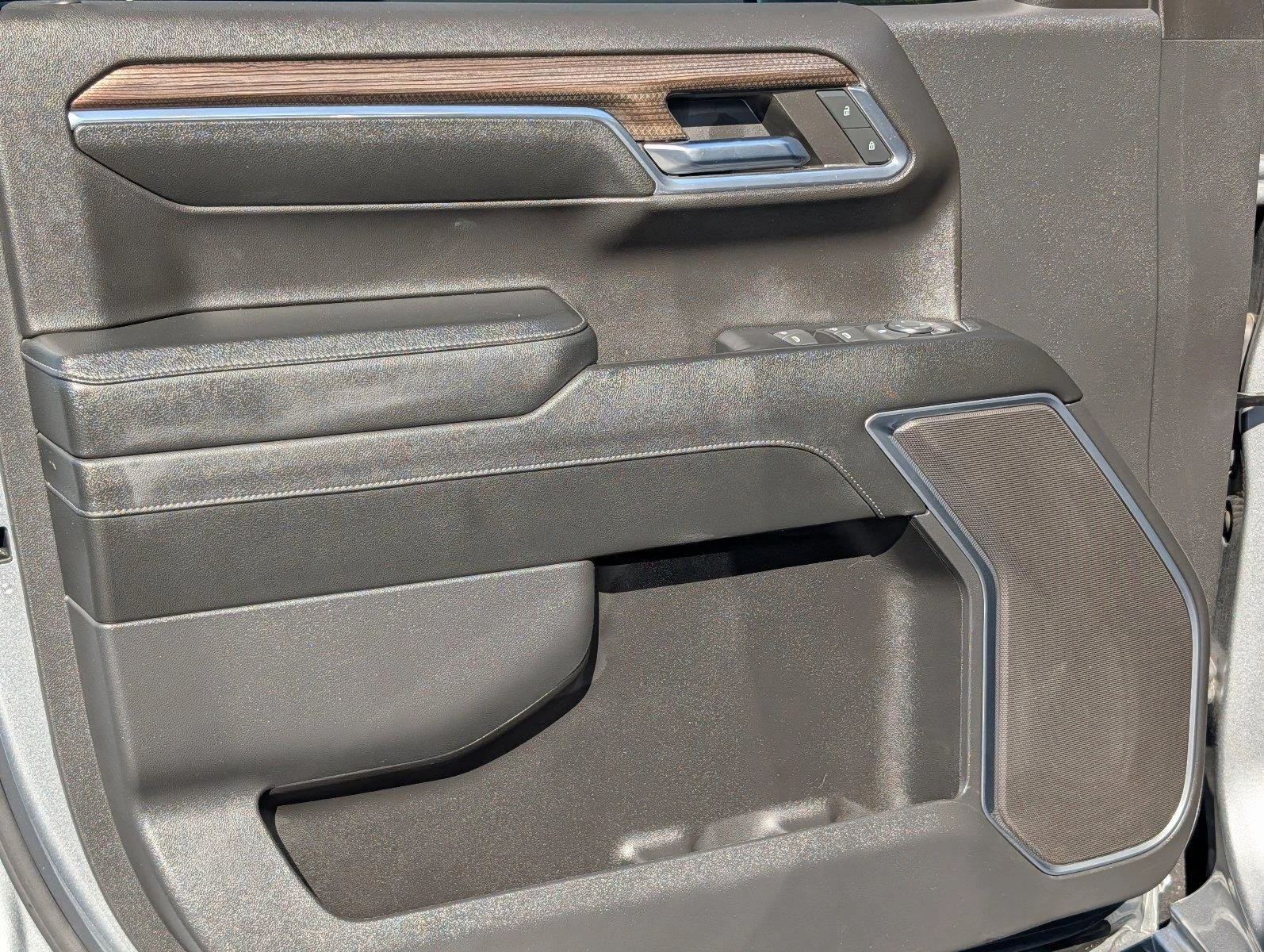 Used 2024 Sterling Gray Metallic Chevrolet LT image 15