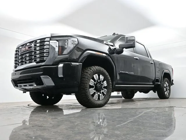 Used 2024 Onyx Black GMC Denali image 11