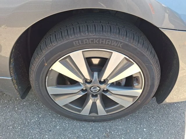 Used 2019 Gray Nissan SV image 3
