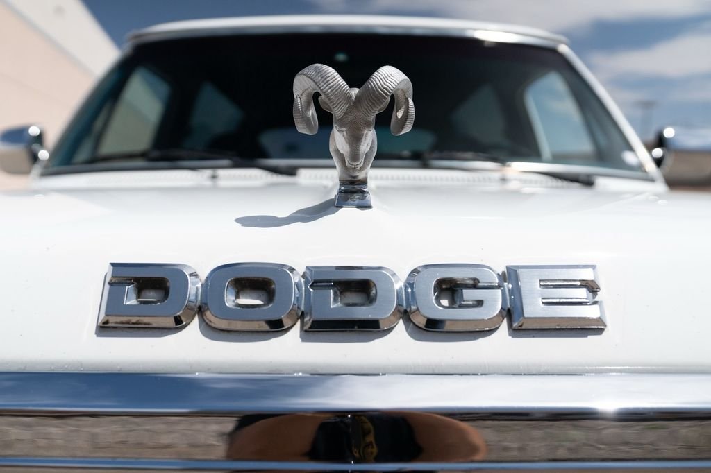 Used 1988  Dodge 100 image 47