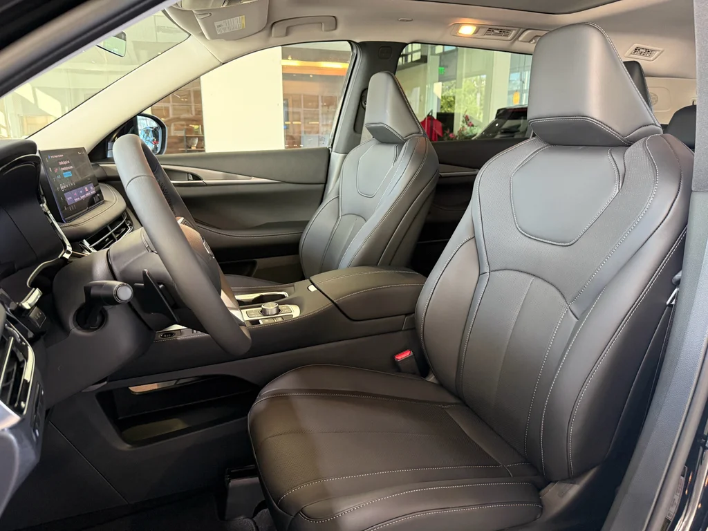 New 2027 BLACK OBSIDIAN INFINITI Pure FWD image 24