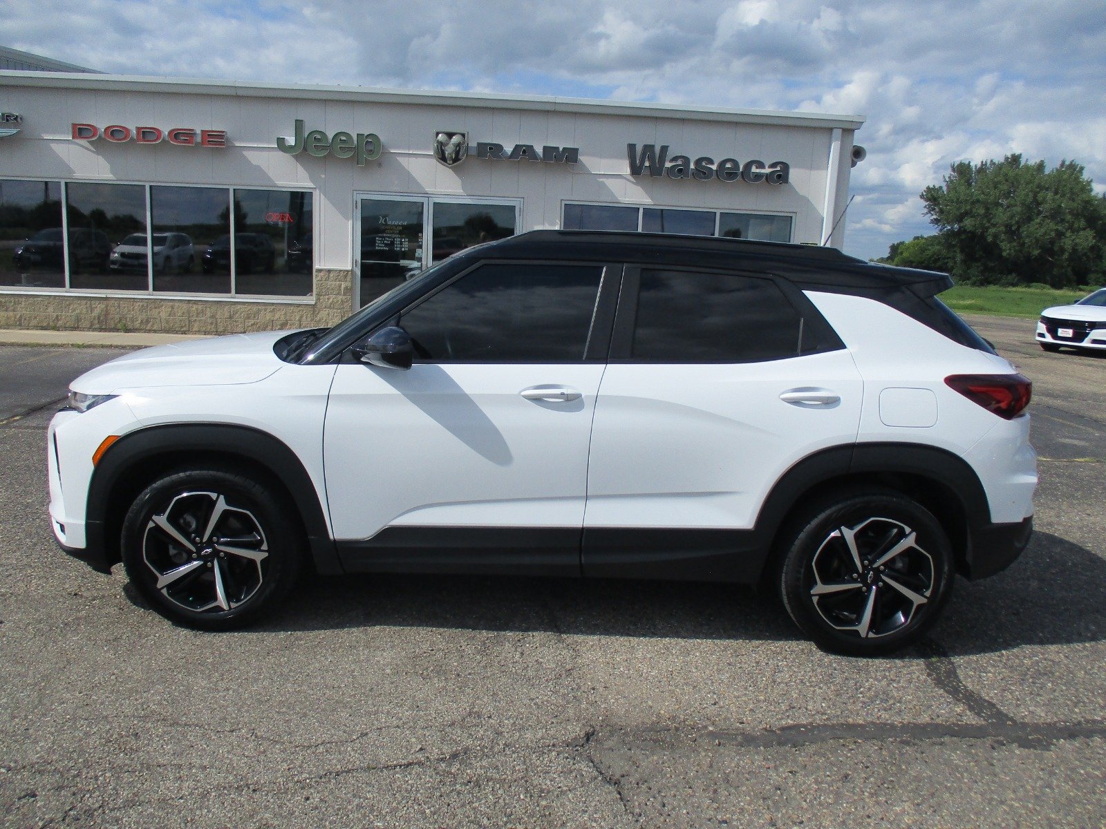 Used 2023 Chevrolet TrailBlazer RS with VIN KL79MTSL1PB088444 for sale in Waseca, Minnesota