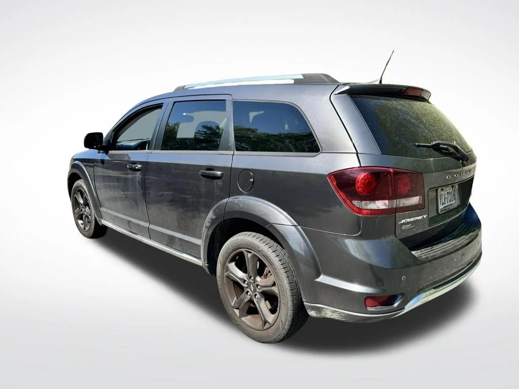 Used 2020 Gray Dodge Crossroad image 3