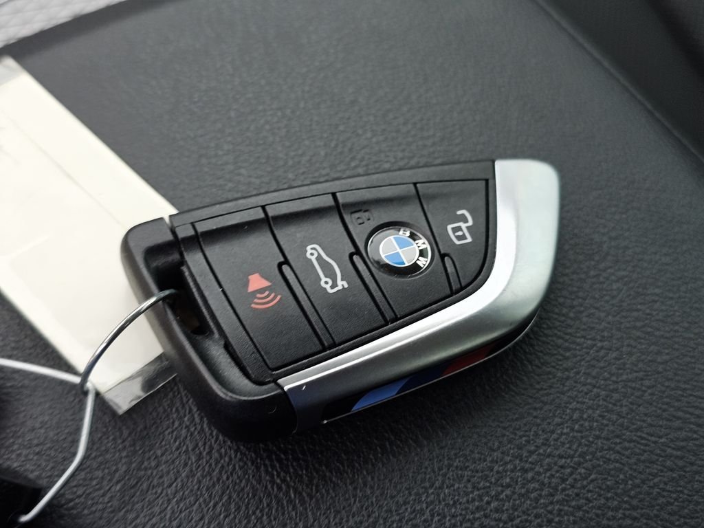 Used 2025 Red BMW M340i image 31