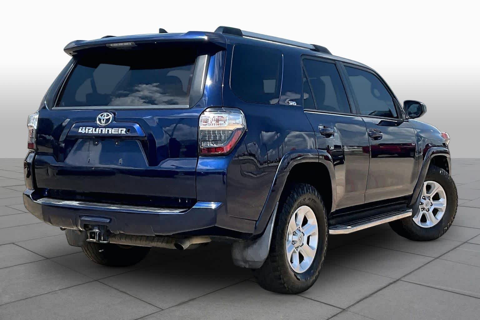 Used 2019 Nautical Blue Metallic Toyota SR5 image 12