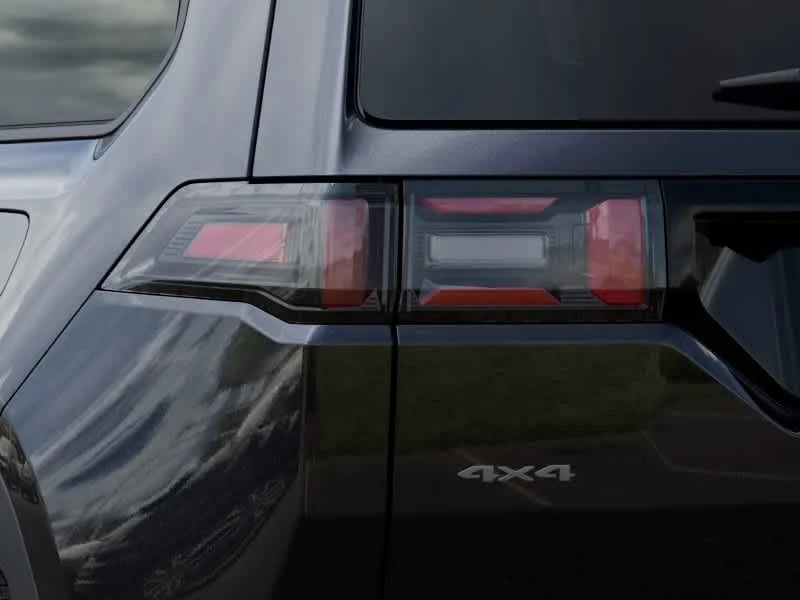 New 2026 Diamond Black Crystal Pearlcoat Jeep Overland image 9