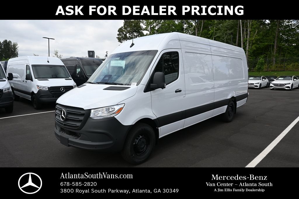 New 2026 Arctic+White Mercedes-Benz Cargo 170 WB image 1