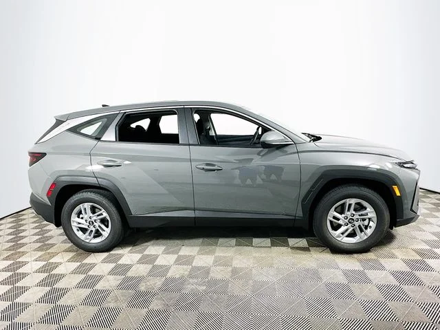 New 2026 Hyundai TUCSON SE