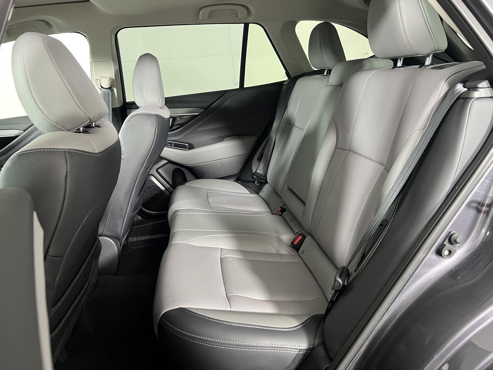 Used 2025 Magnetite Gray Metallic Subaru Limited image 7