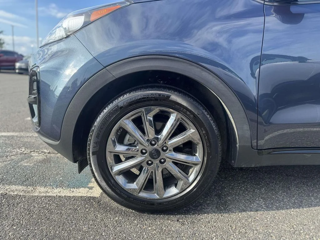 Used 2022 Blue Kia Nightfall image 10