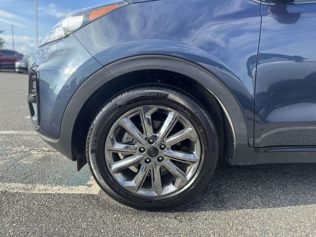 Used 2022 Blue Kia Nightfall image 10