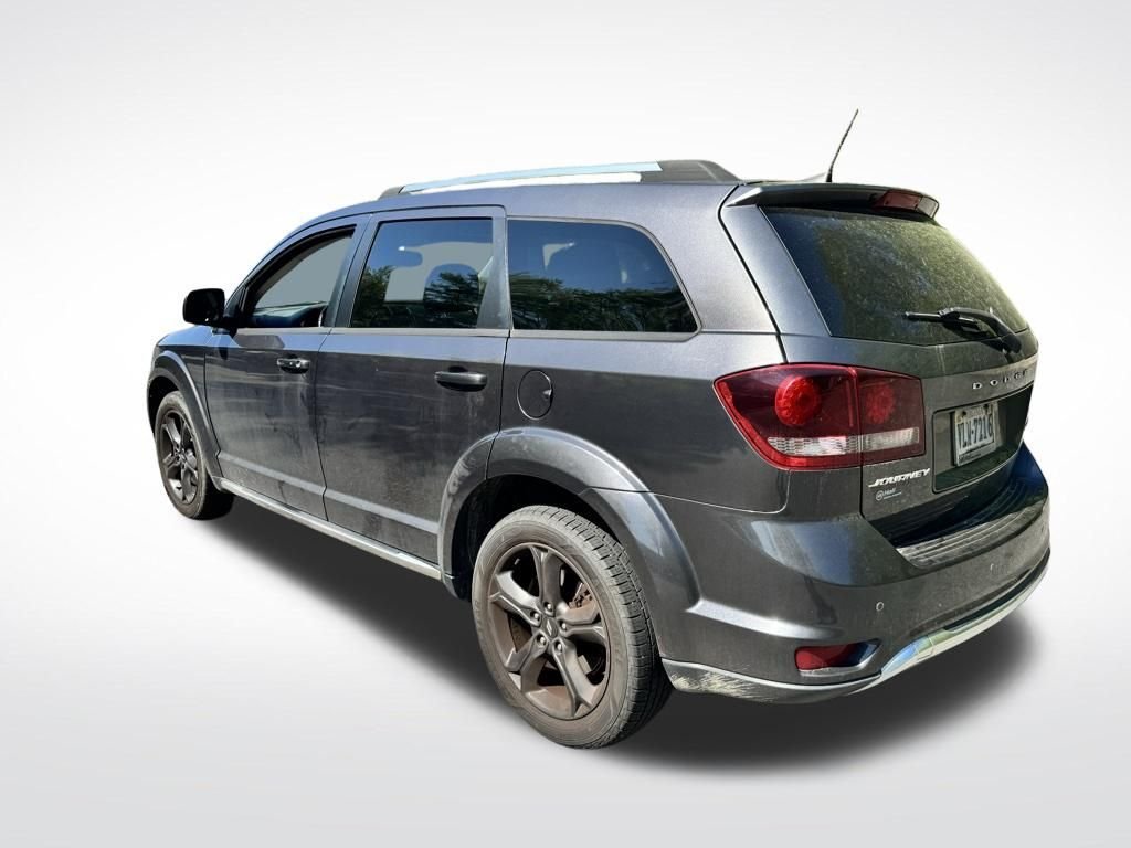 Used 2020 Gray Dodge Crossroad image 3