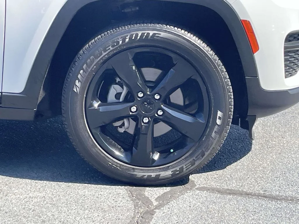 Used 2024 White Jeep Altitude X image 11