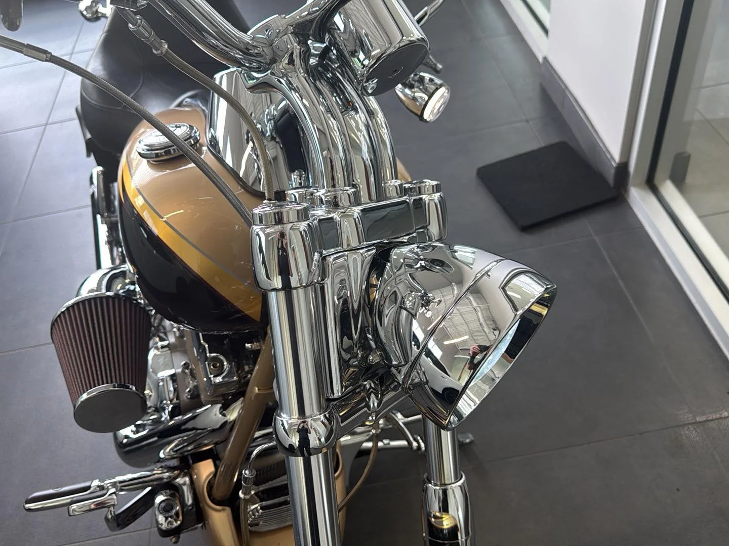 Used 2003 gold Harley Davidson Screaming Eagle image 17