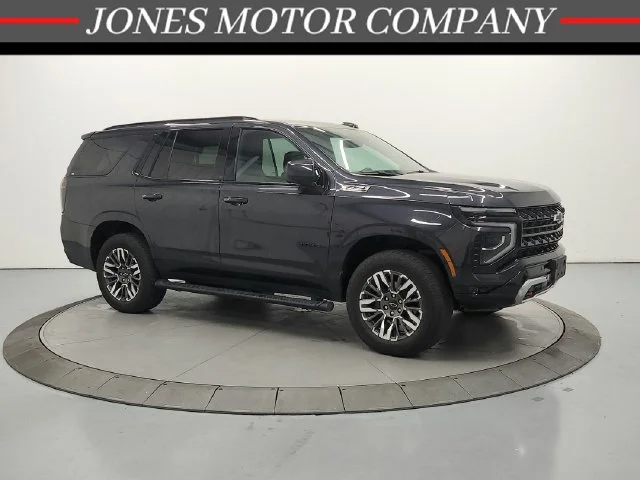 Used 2025 Gray Chevrolet Z71 image 1
