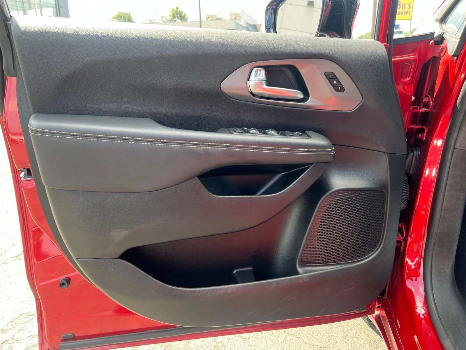 Used 2025 Red Chrysler Select image 25