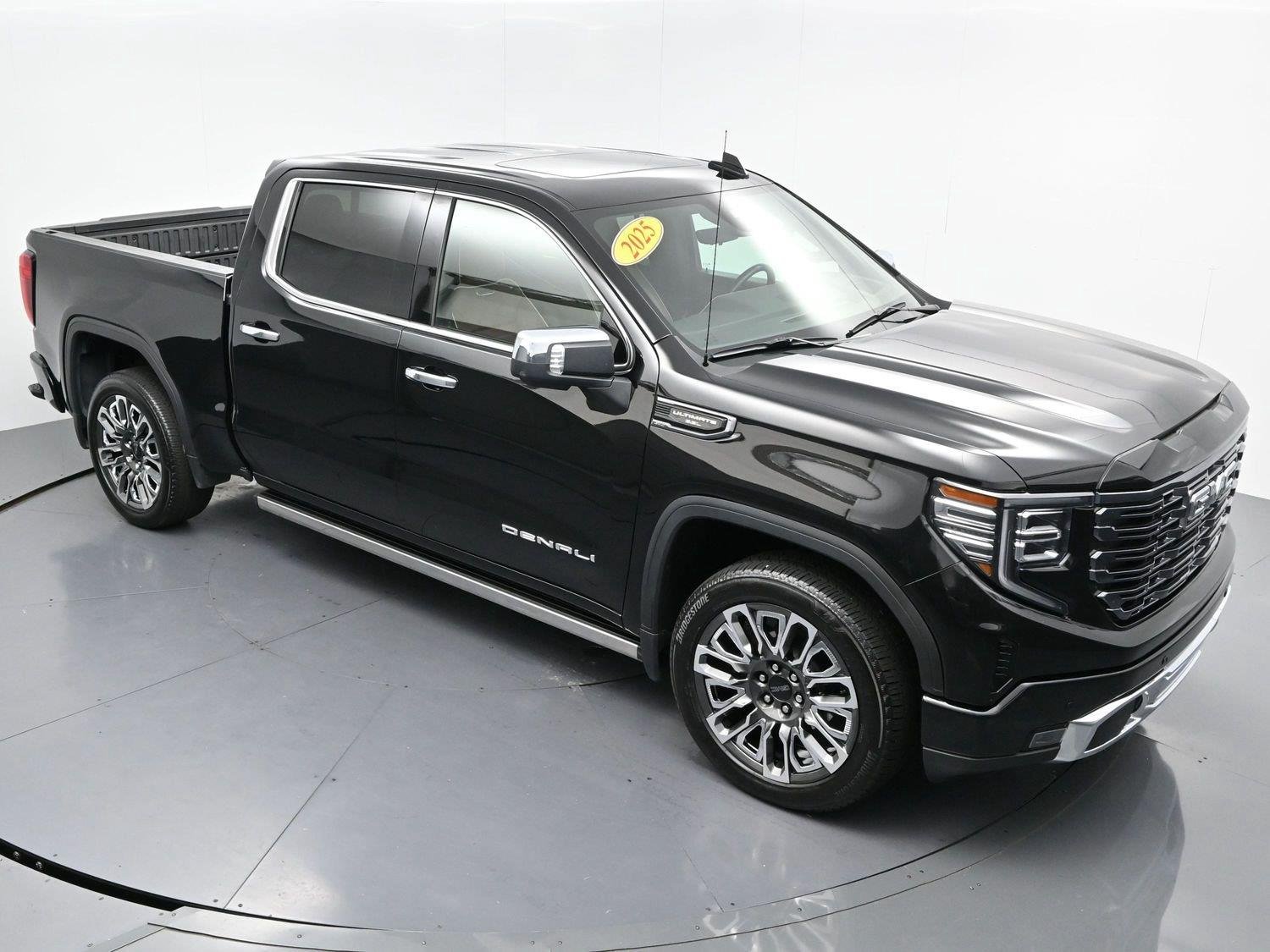 Used 2025 Onyx Black GMC Denali Ultimate image 42
