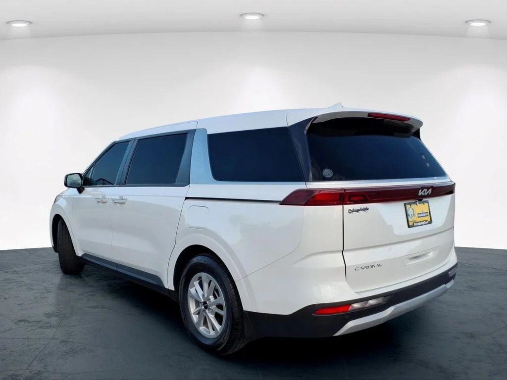 Used 2024 White Kia LX image 13