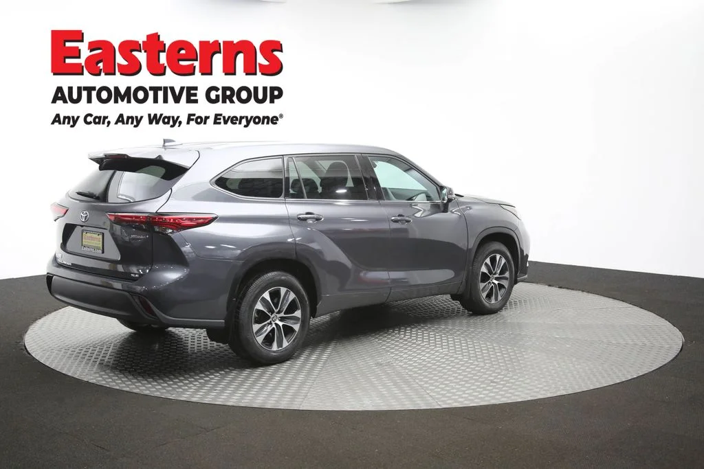 Used 2022 Gray Toyota XLE image 43