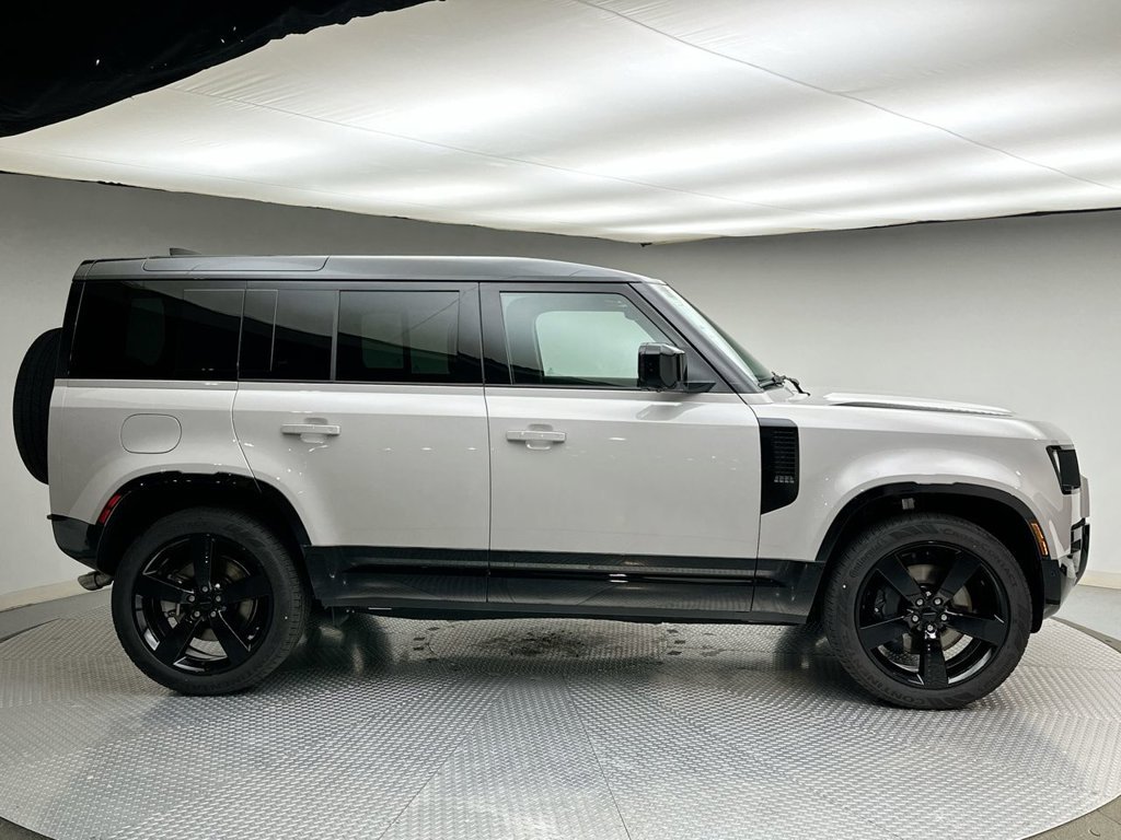 New 2026 Borasco Grey Land Rover X-Dynamic SE image 4