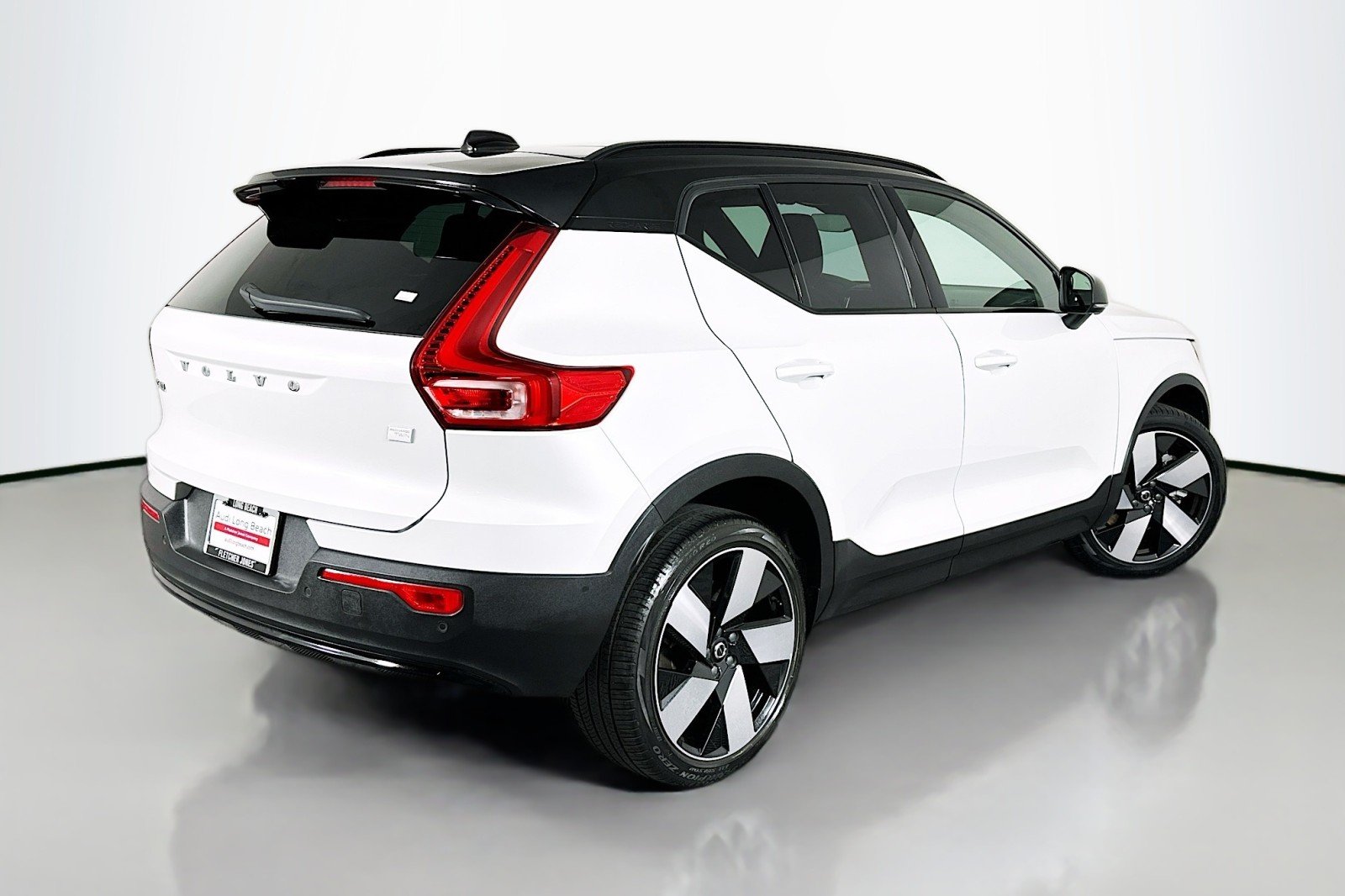 Used 2023 Crystal White Metallic Volvo Ultimate image 14