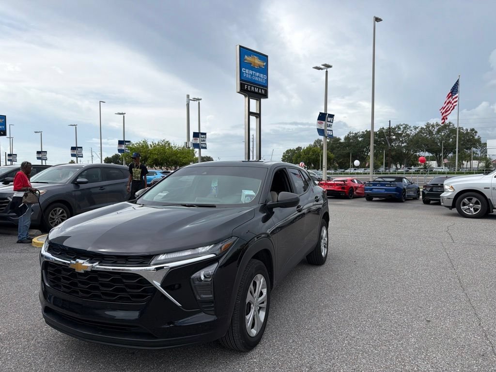 2024 Chevrolet Trax LS - Photo 12