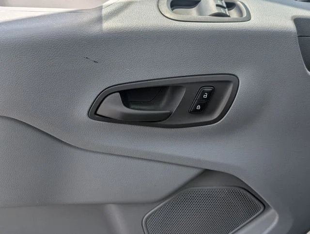 2015 Ford Transit XLT - Photo 24