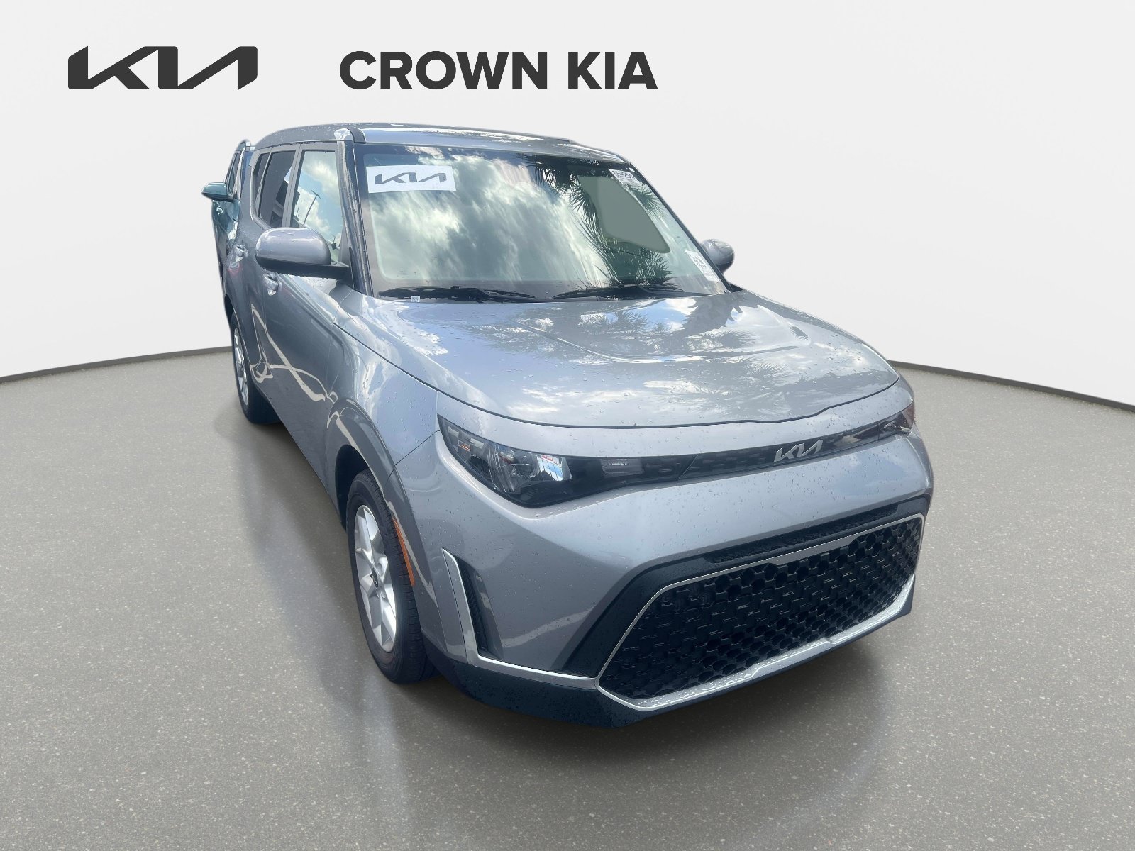 Used 2025 Gray Kia LX image 3