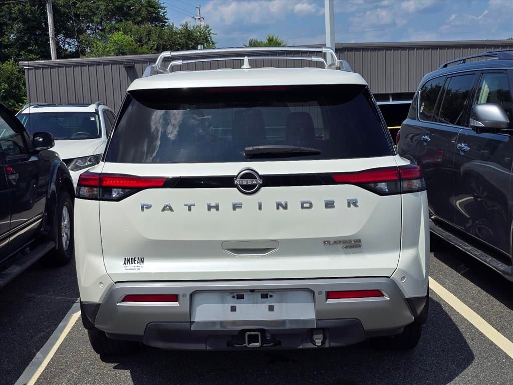 Used 2022 White Nissan Platinum image 12