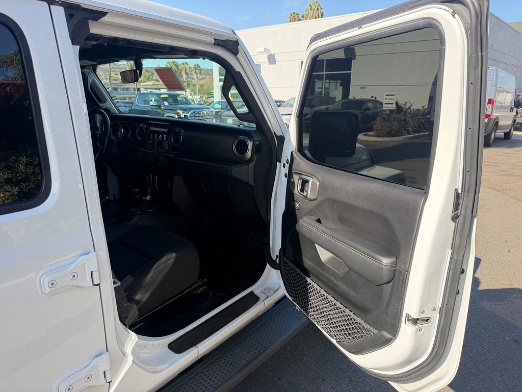 Used 2020 White Jeep Unlimited Sahara image 15