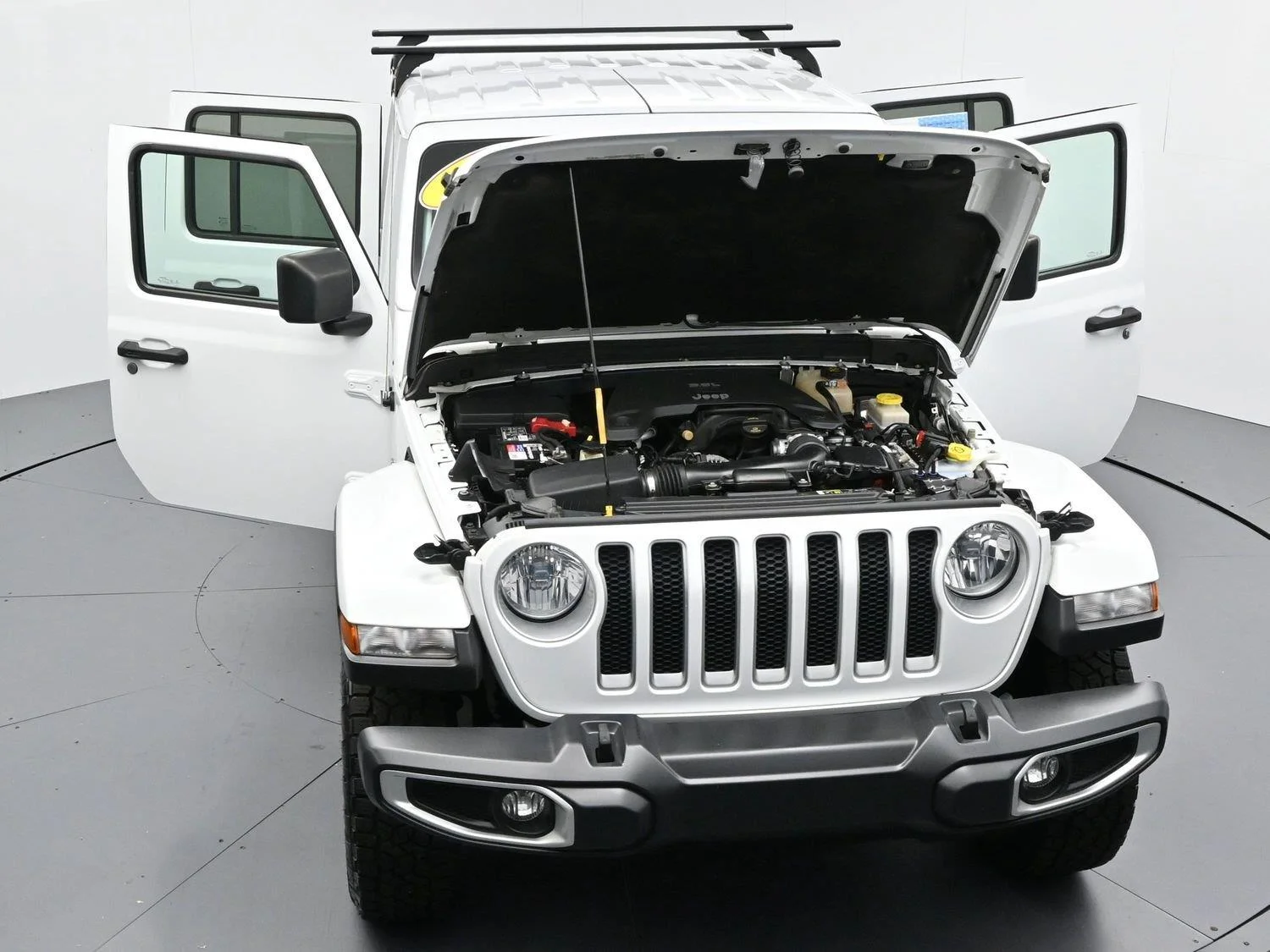 Used 2019 Bright White Clearcoat Jeep Sahara image 38