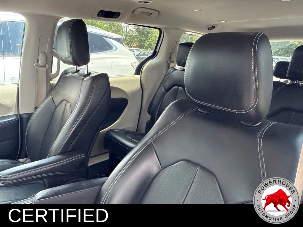 Used 2023 White Chrysler Touring L image 5