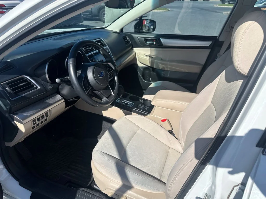 Used 2018 Crystal White Pearl Subaru 2.5i image 9