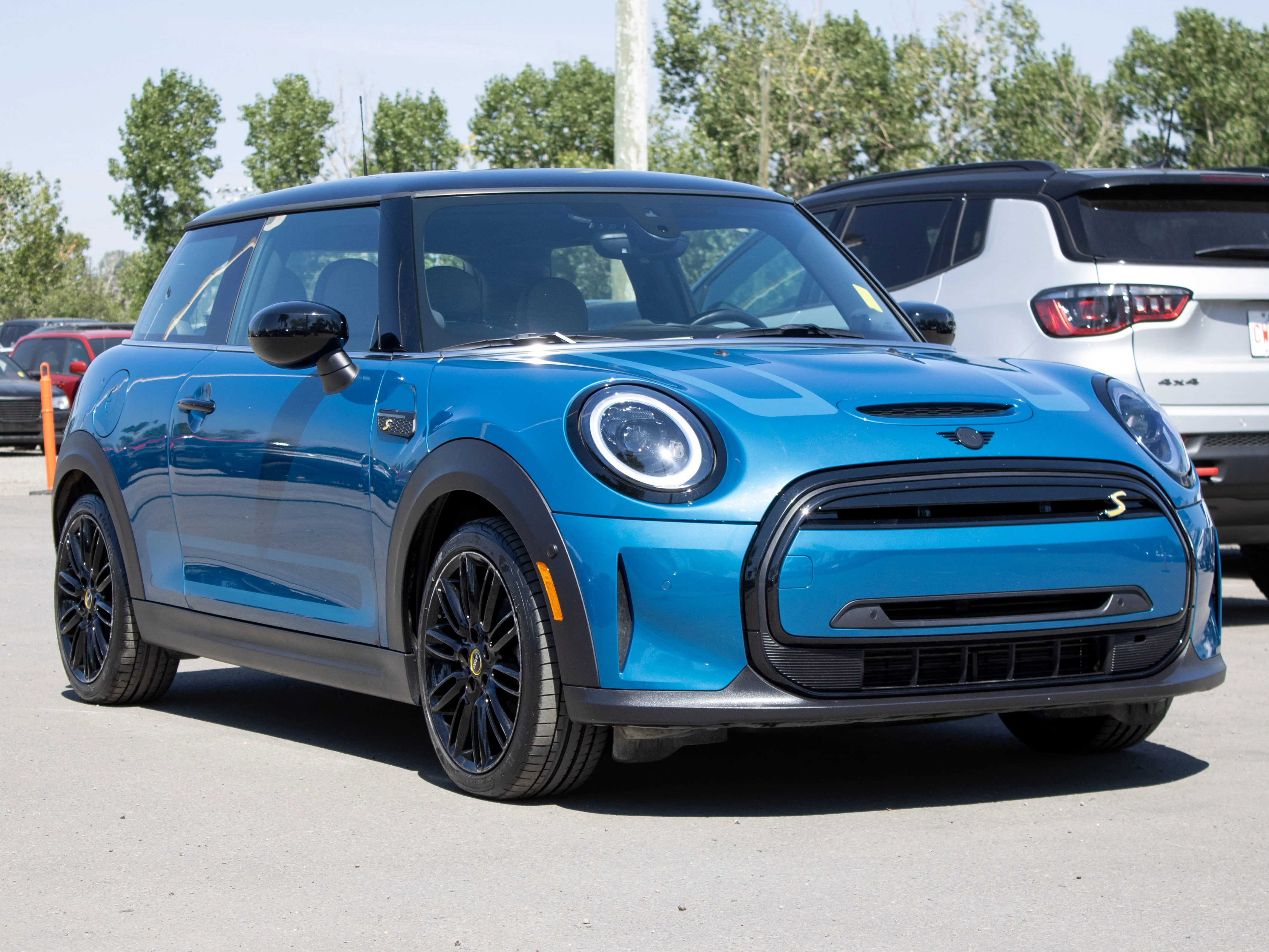 Used 2022 Blue MINI Cooper SE* | All-Electric | Heated Seats | Heated Steering Wheel | Navigation | Back-Up Camera | image 8