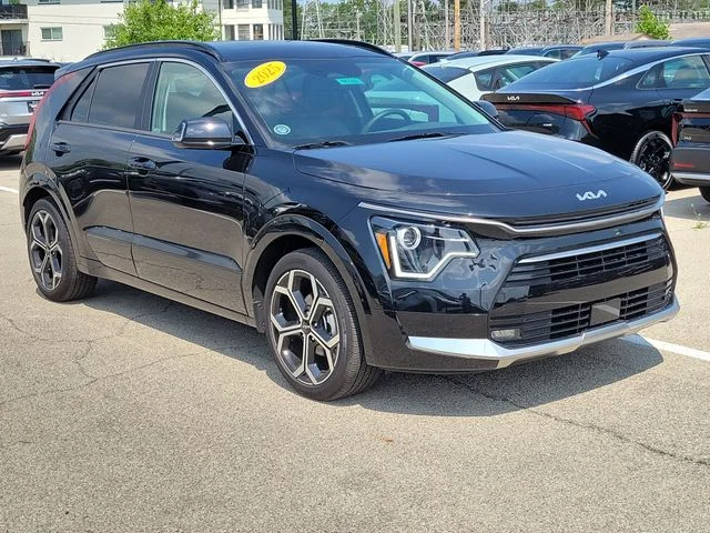New 2025 Aurora Black Pearl Kia EX Touring image 7
