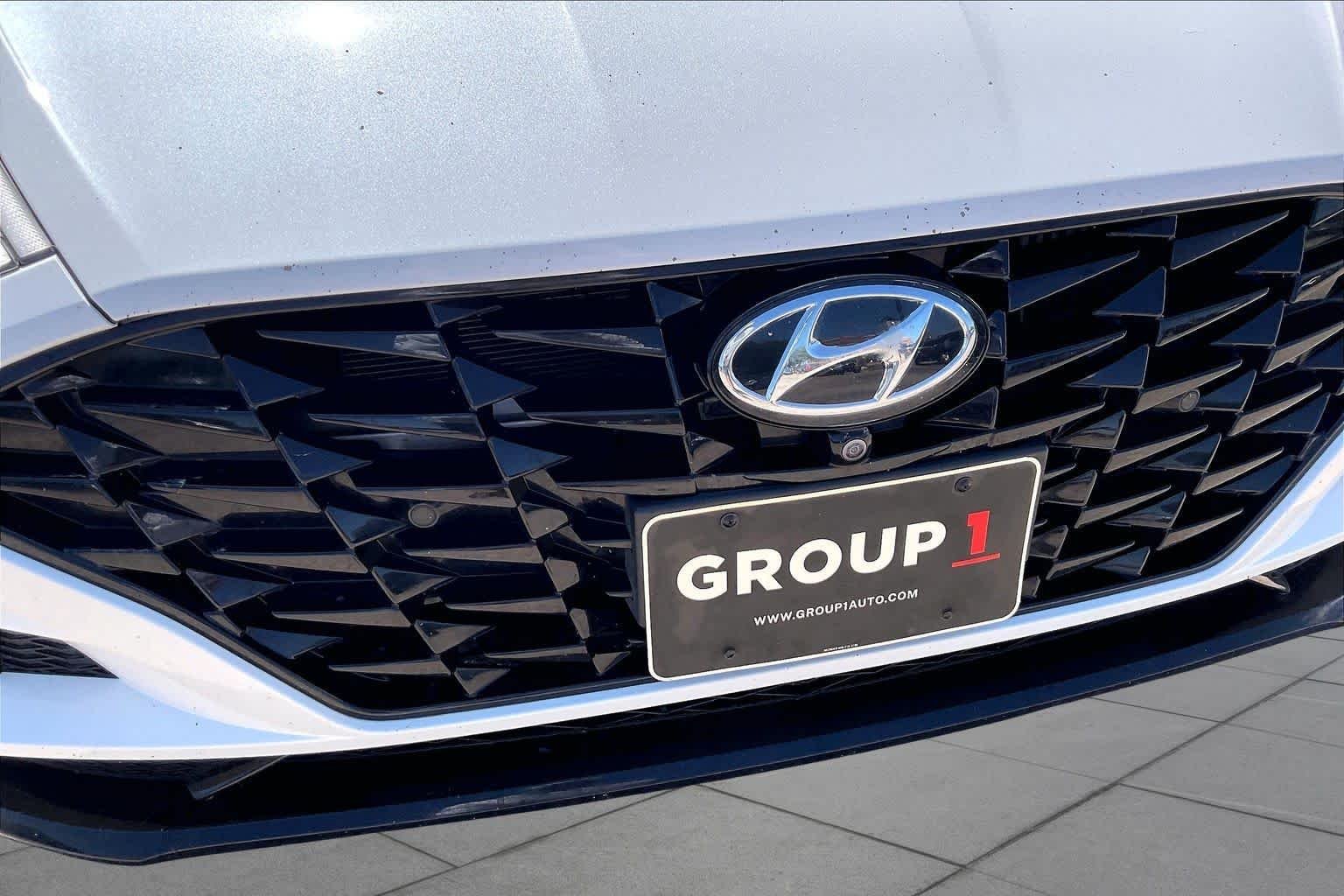Used 2021 Quartz White Hyundai Limited image 30