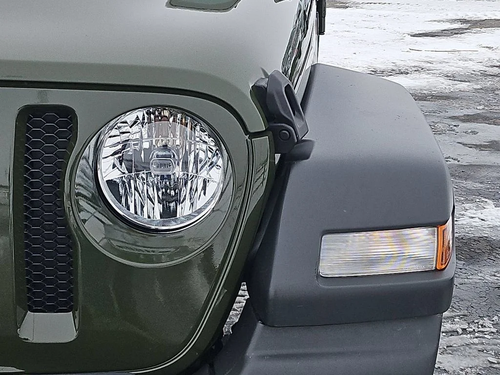 Used 2021 Green Jeep Unlimited Sport S image 18