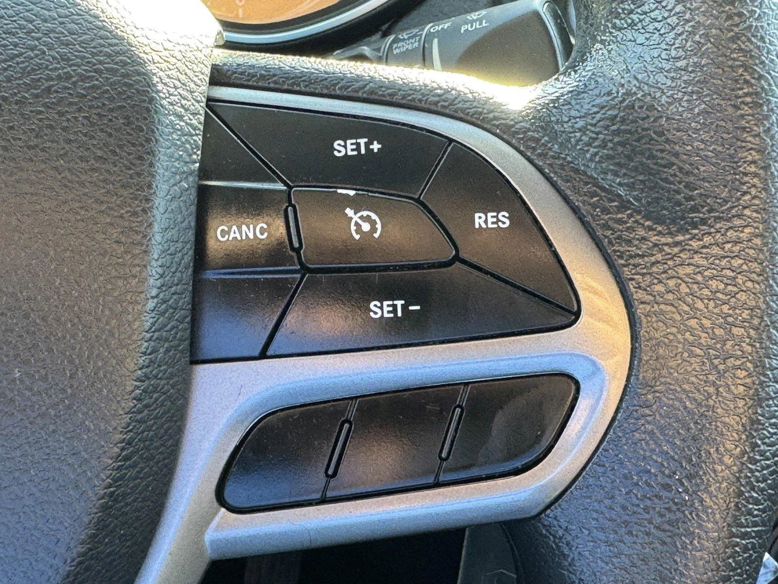 Used 2019 Diamond Black Crystal Pearlcoat Jeep Latitude image 19