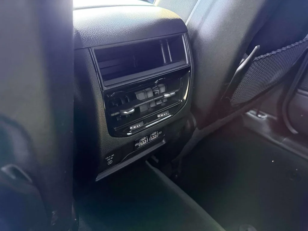Used 2024 Silver Jeep Altitude image 12