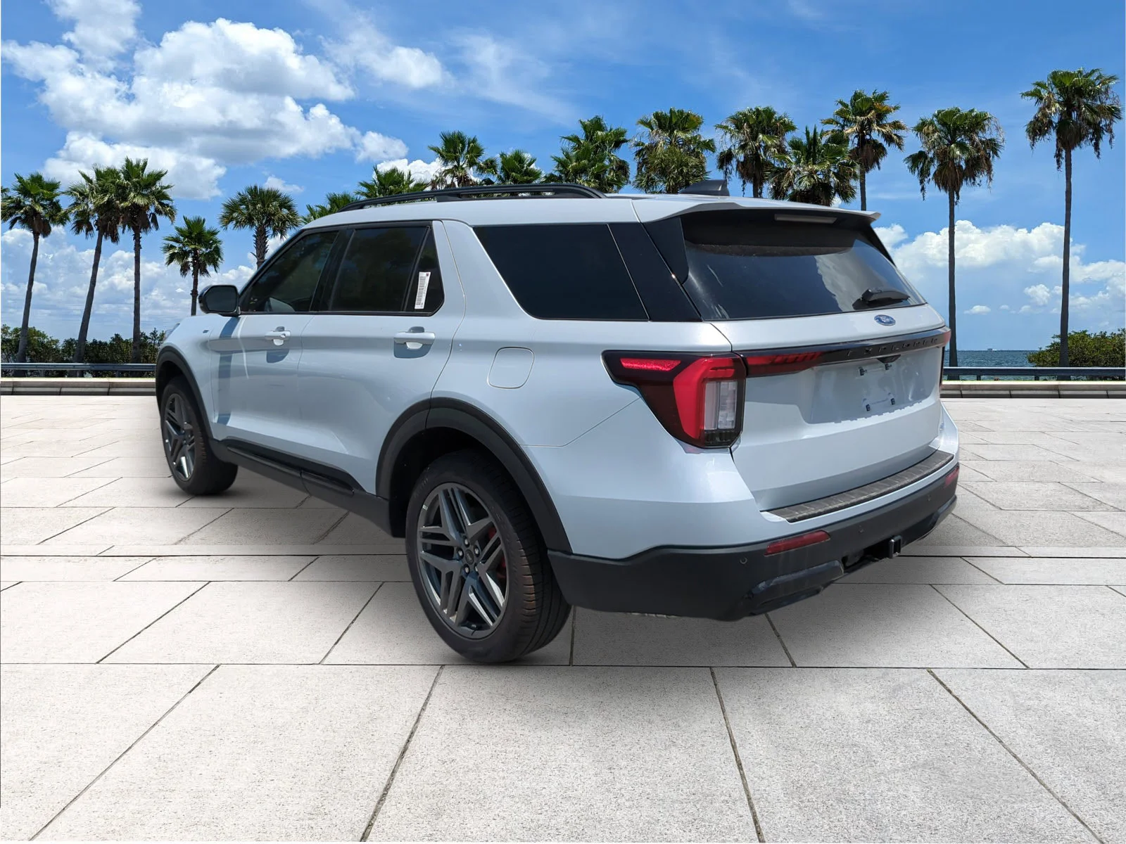 New 2026 Space White Metallic Ford ST-Line image 5