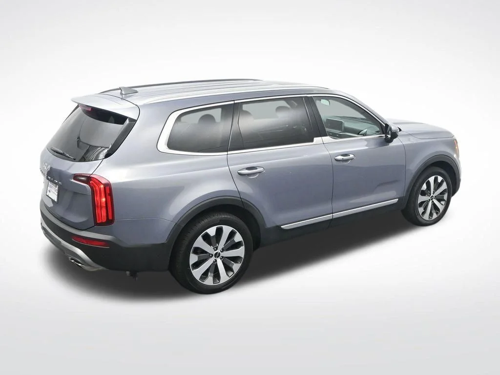 Used 2022 Everlasting Silver Kia S image 28