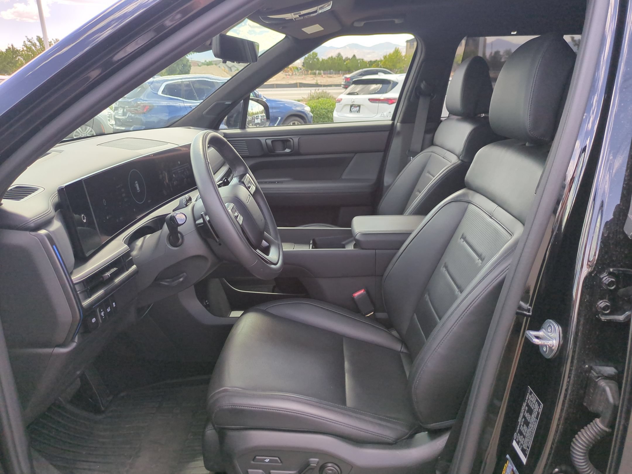 Used 2025 Phantom Black Hyundai Calligraphy image 15