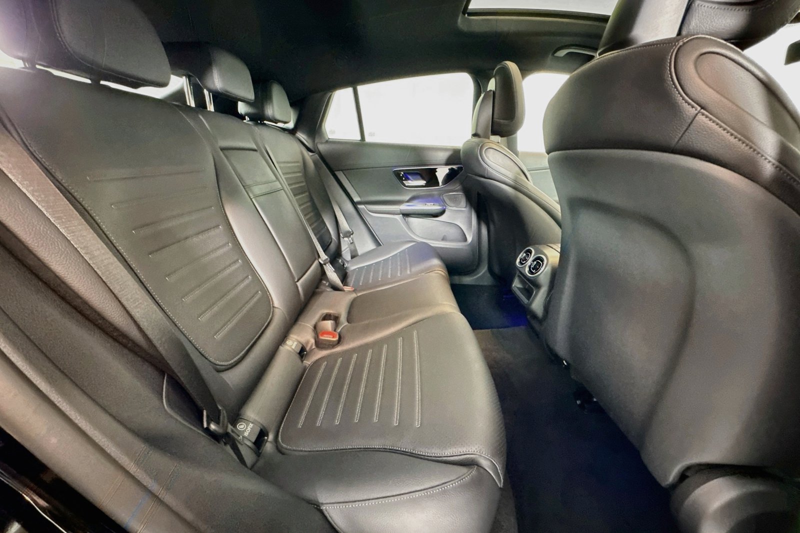 New 2027 Black Mercedes-Benz GLC 300 image 25