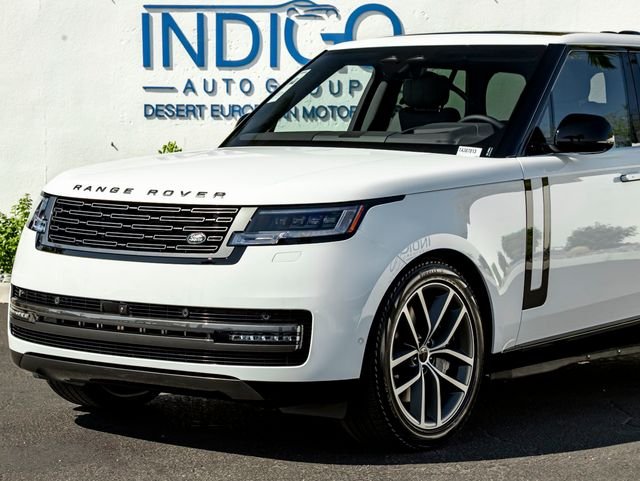 New 2026 Fuji White Land Rover SE image 2