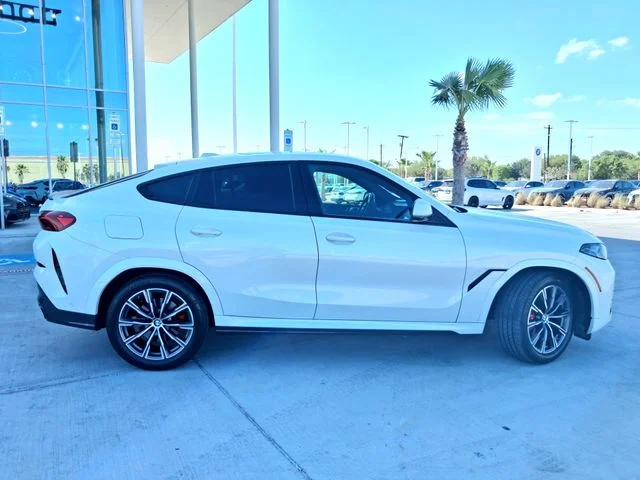 Used 2024 White BMW xDrive40i image 8
